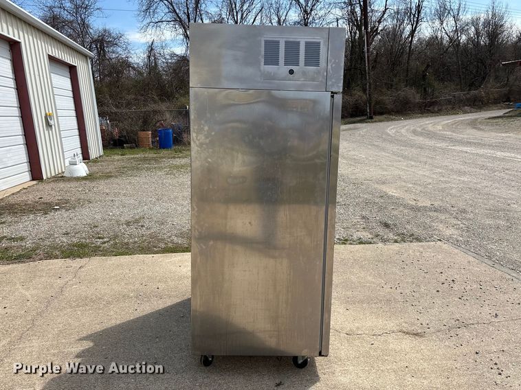image for item EO4120 Manitowoc Delfield GBF2P-S freezer