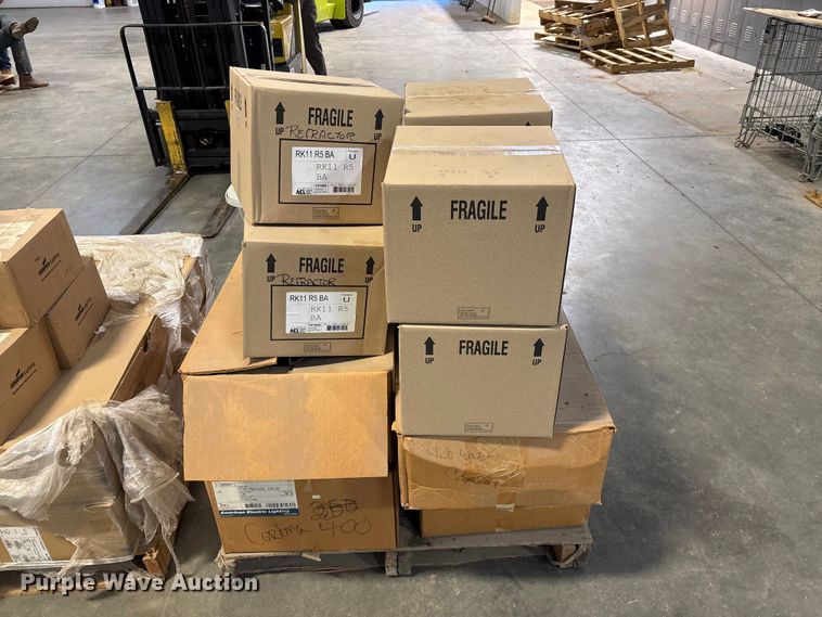 image for item EO4126 Light fixtures 