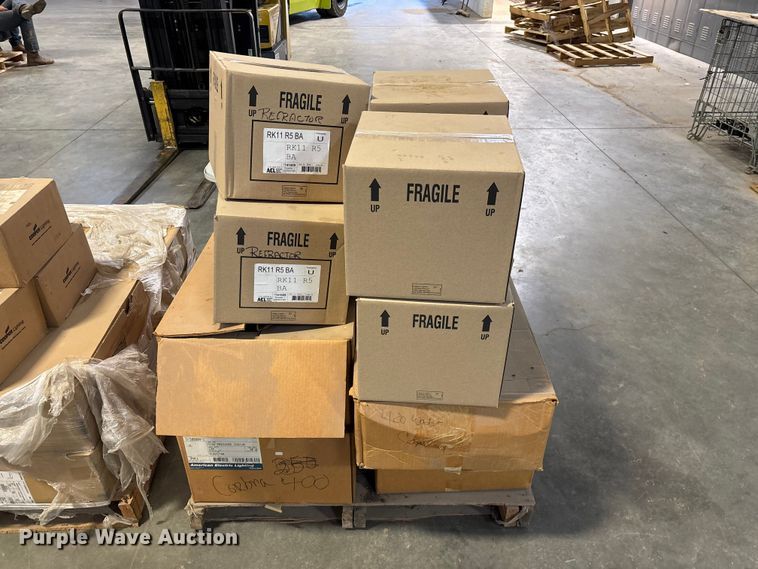 image for item EO4126 Light fixtures 