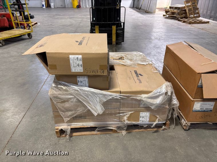 image for item EO4126 Light fixtures 