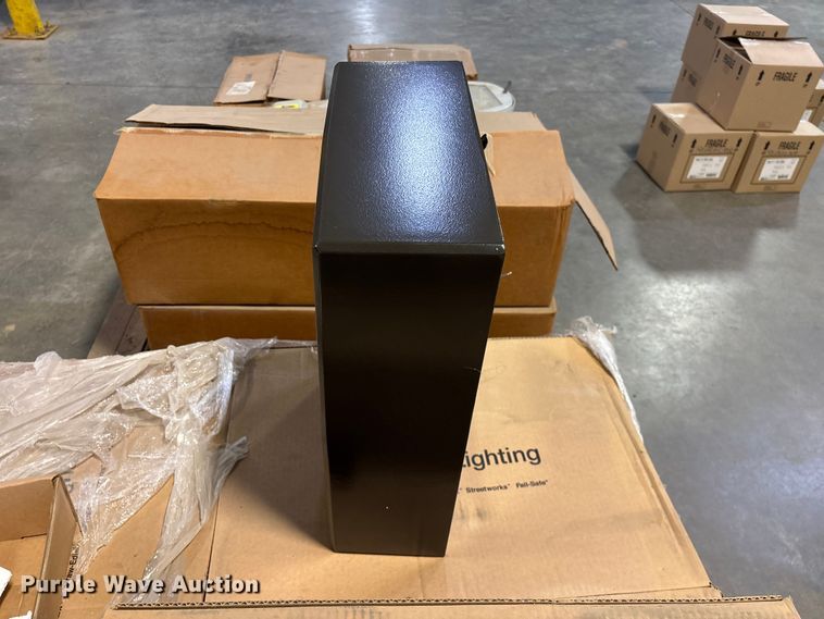 image for item EO4126 Light fixtures 