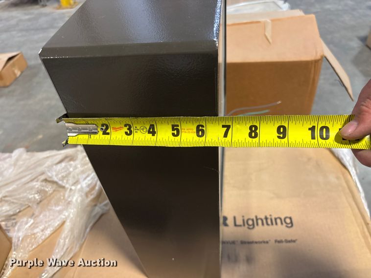 image for item EO4126 Light fixtures 