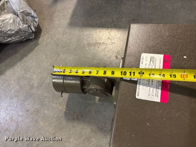 image for item EO4126 Light fixtures 