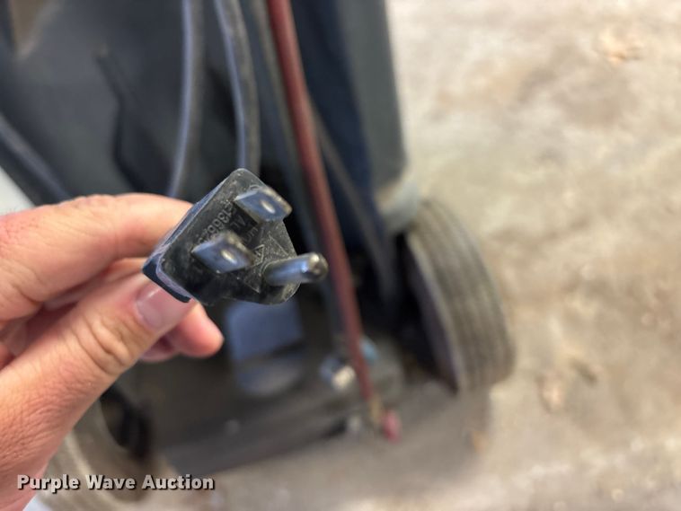 image for item EO4129 Robinair  34988 AC service machine