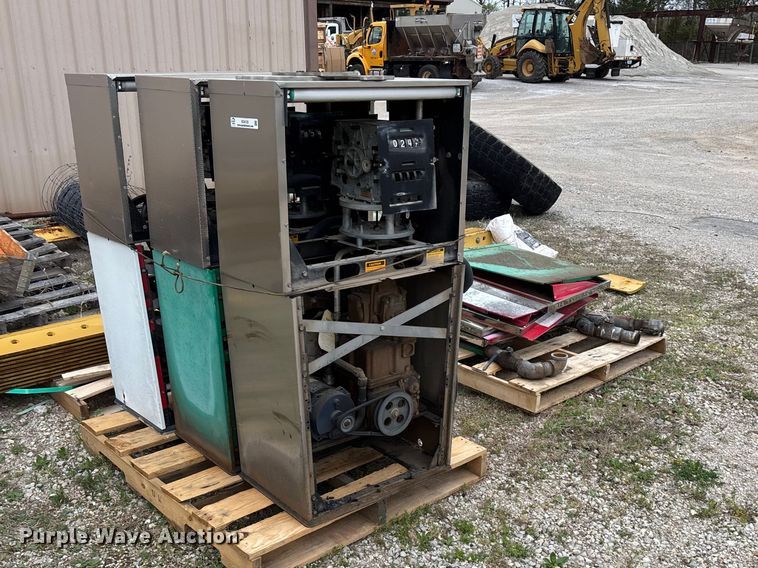 image for item EO4133 (3) Bennett 3913 fuel pumps