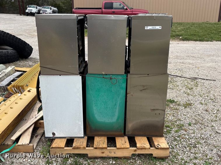 image for item EO4133 (3) Bennett 3913 fuel pumps