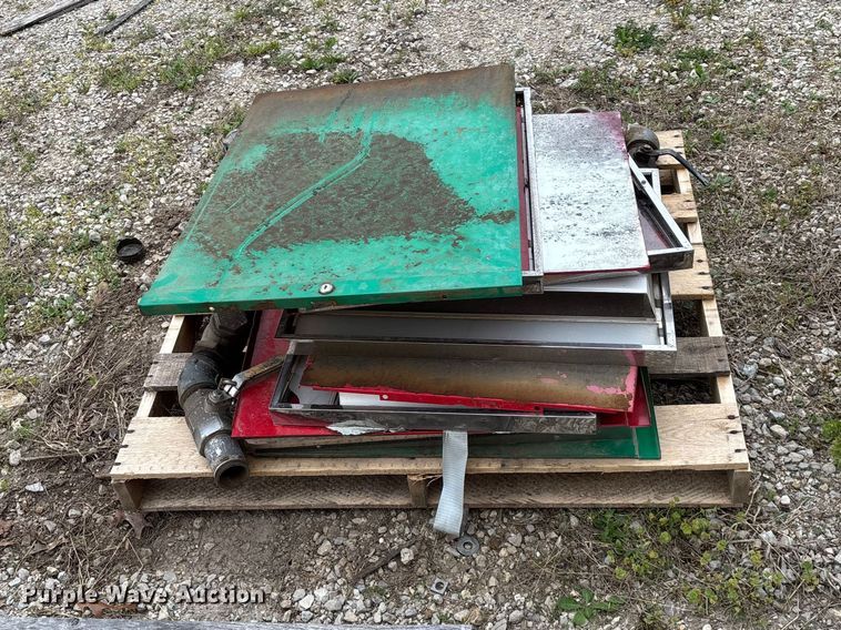 image for item EO4133 (3) Bennett 3913 fuel pumps