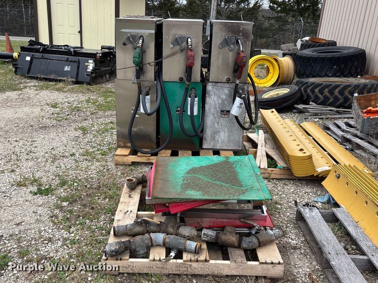 image for item EO4133 (3) Bennett 3913 fuel pumps