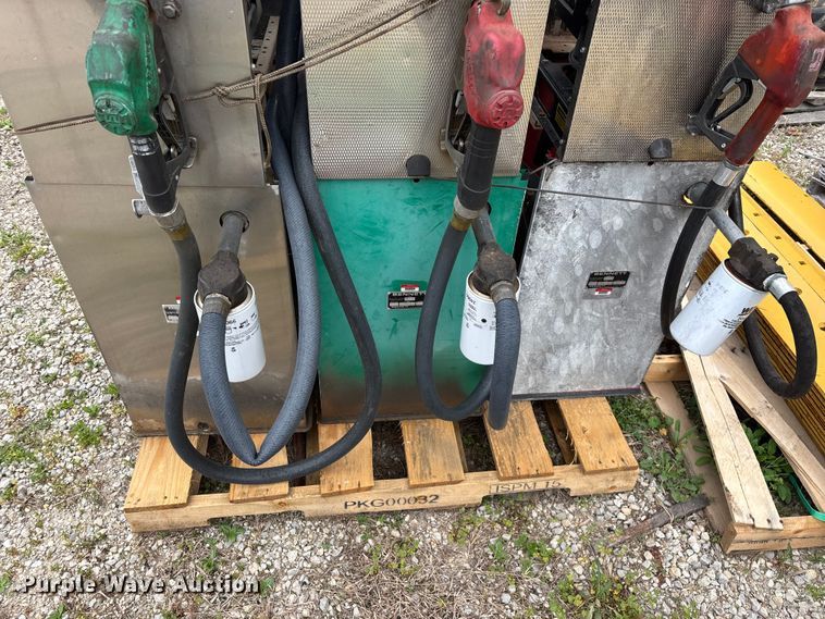 image for item EO4133 (3) Bennett 3913 fuel pumps