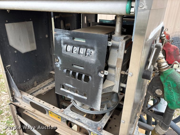 image for item EO4133 (3) Bennett 3913 fuel pumps