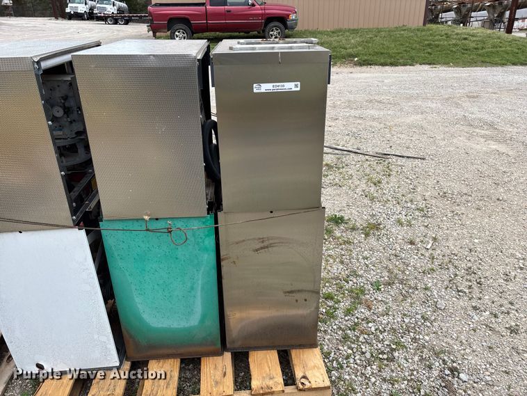 image for item EO4133 (3) Bennett 3913 fuel pumps