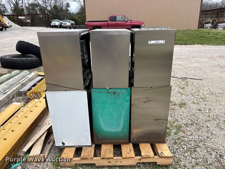 image for item EO4133 (3) Bennett 3913 fuel pumps