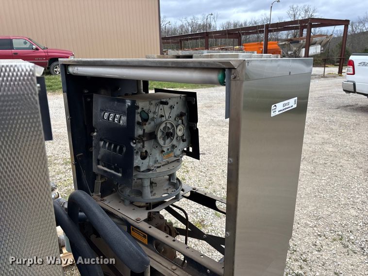 image for item EO4133 (3) Bennett 3913 fuel pumps