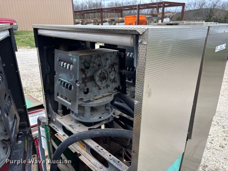 image for item EO4133 (3) Bennett 3913 fuel pumps