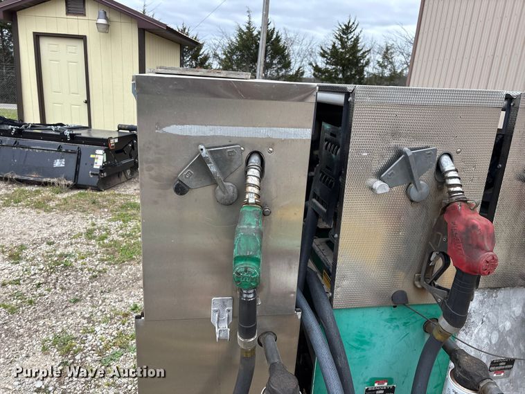 image for item EO4133 (3) Bennett 3913 fuel pumps