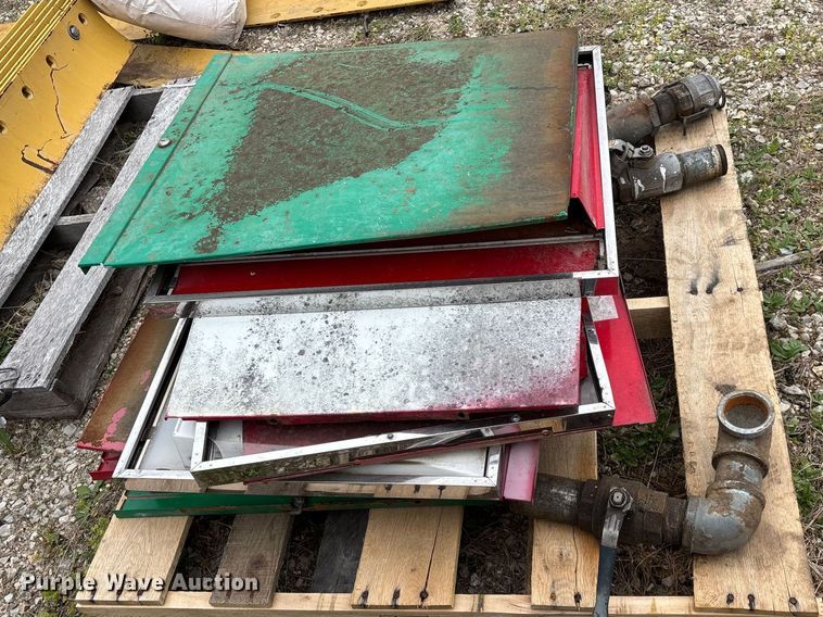 image for item EO4133 (3) Bennett 3913 fuel pumps