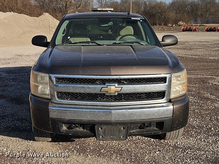 image for item EO7166 2007 Chevrolet Silverado 1500 Ext. Cab pickup truck