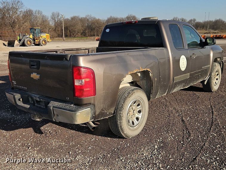 image for item EO7166 2007 Chevrolet Silverado 1500 Ext. Cab pickup truck