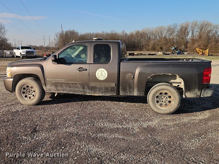 image for item EO7166 2007 Chevrolet Silverado 1500 Ext. Cab pickup truck