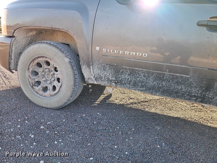 image for item EO7166 2007 Chevrolet Silverado 1500 Ext. Cab pickup truck