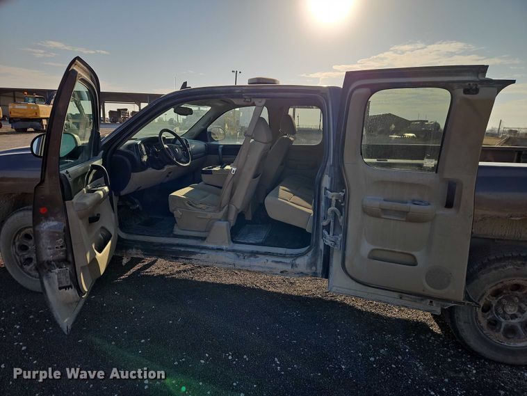 image for item EO7166 2007 Chevrolet Silverado 1500 Ext. Cab pickup truck