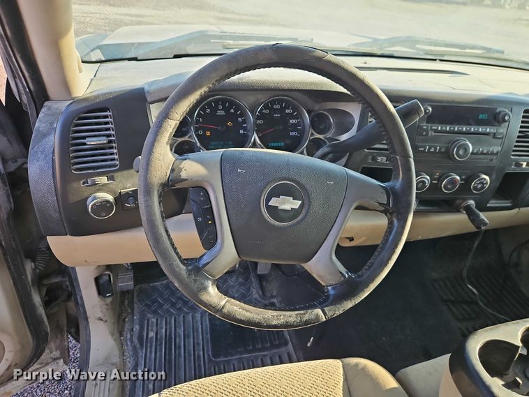 image for item EO7166 2007 Chevrolet Silverado 1500 Ext. Cab pickup truck