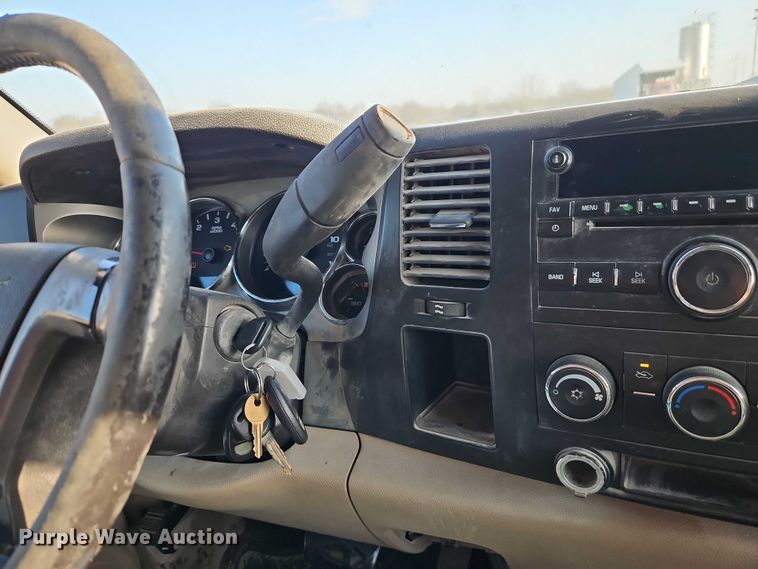 image for item EO7166 2007 Chevrolet Silverado 1500 Ext. Cab pickup truck