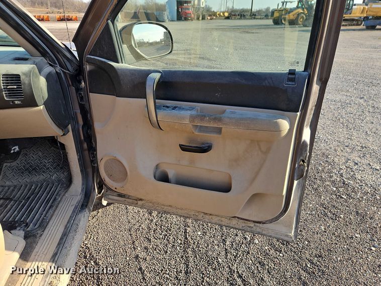 image for item EO7166 2007 Chevrolet Silverado 1500 Ext. Cab pickup truck