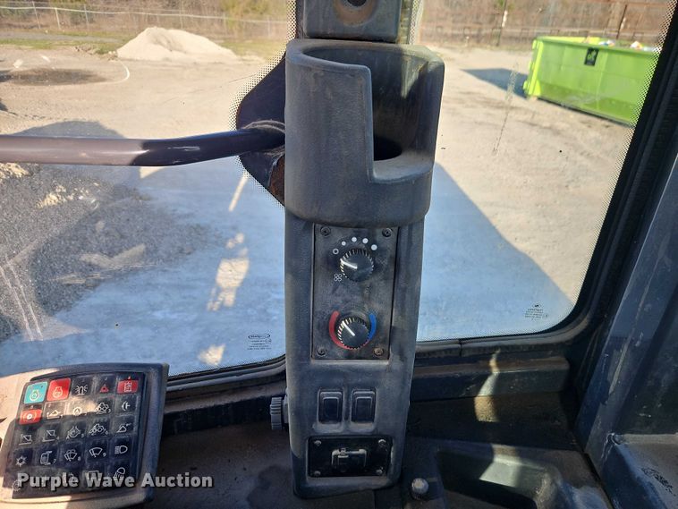 image for item EO7167 2015 John Deere 544K high lift wheel loader