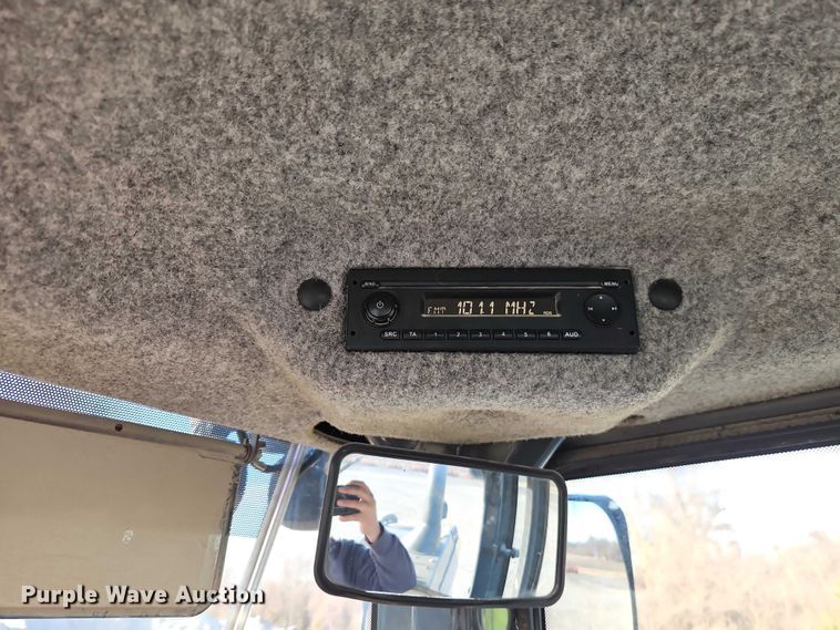 image for item EO7167 2015 John Deere 544K high lift wheel loader