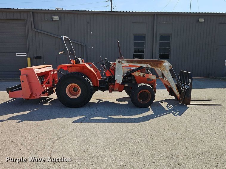 image for item EO7185 Kubota M5700 MFWD tractor