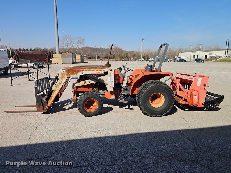 image for item EO7185 Kubota M5700 MFWD tractor