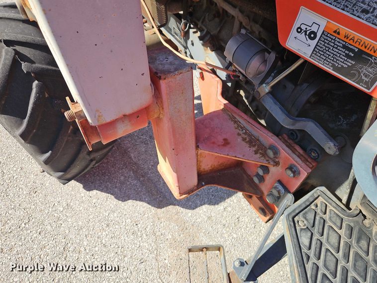 image for item EO7185 Kubota M5700 MFWD tractor