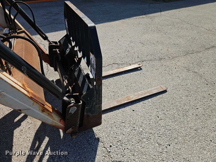 image for item EO7185 Kubota M5700 MFWD tractor