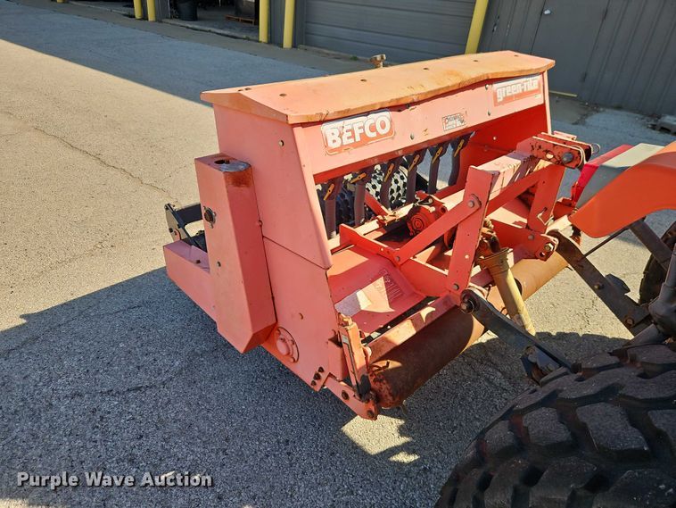 image for item EO7185 Kubota M5700 MFWD tractor