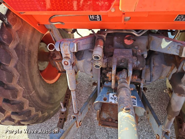 image for item EO7185 Kubota M5700 MFWD tractor