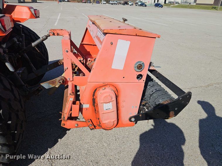 image for item EO7185 Kubota M5700 MFWD tractor