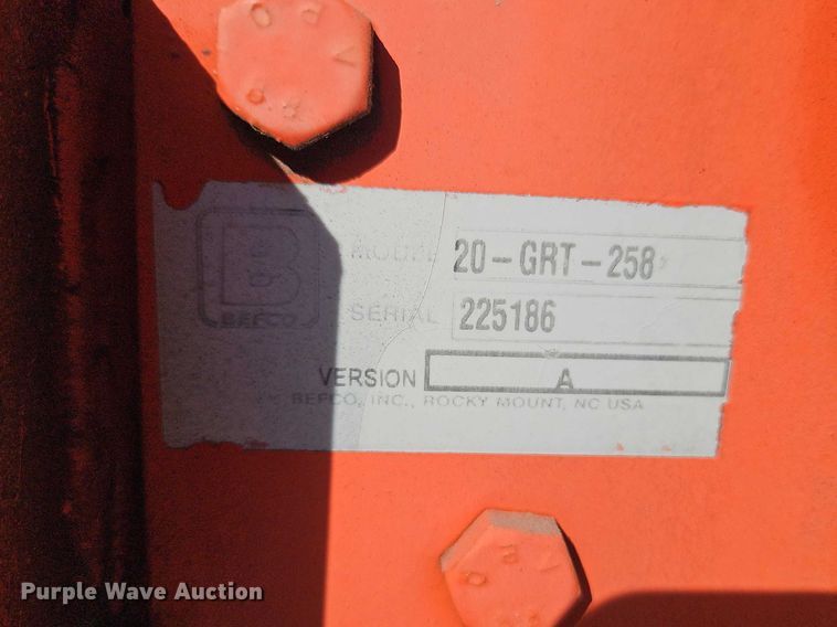 image for item EO7185 Kubota M5700 MFWD tractor