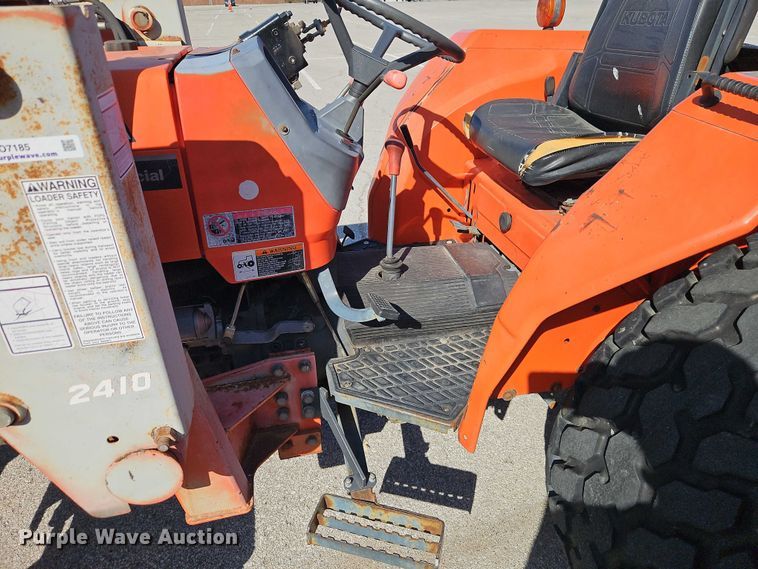 image for item EO7185 Kubota M5700 MFWD tractor