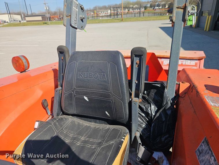 image for item EO7185 Kubota M5700 MFWD tractor