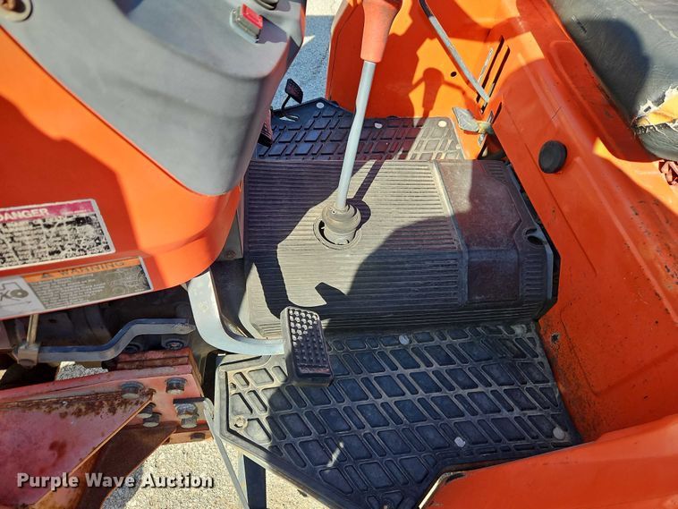 image for item EO7185 Kubota M5700 MFWD tractor