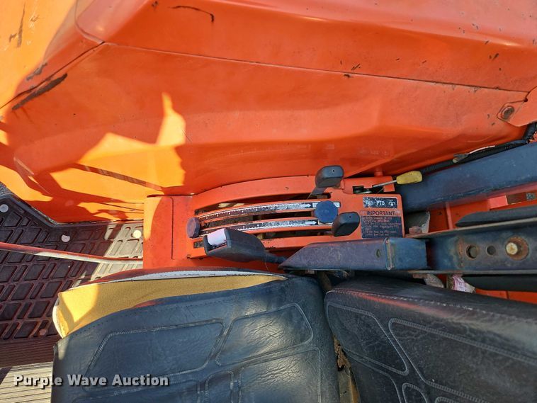 image for item EO7185 Kubota M5700 MFWD tractor