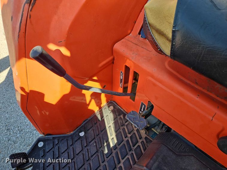 image for item EO7185 Kubota M5700 MFWD tractor