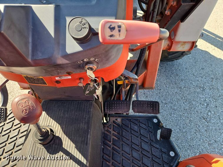 image for item EO7185 Kubota M5700 MFWD tractor