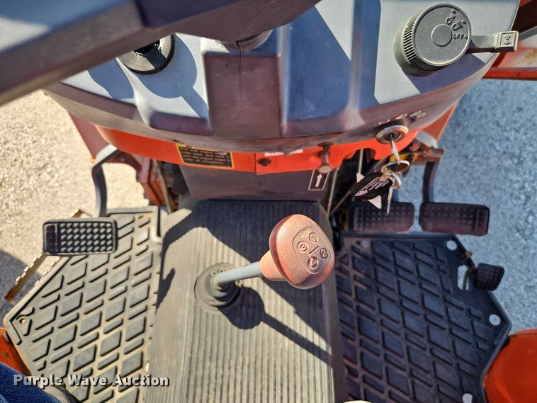 image for item EO7185 Kubota M5700 MFWD tractor