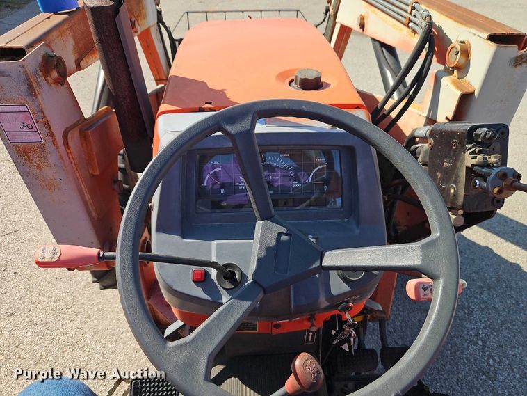 image for item EO7185 Kubota M5700 MFWD tractor