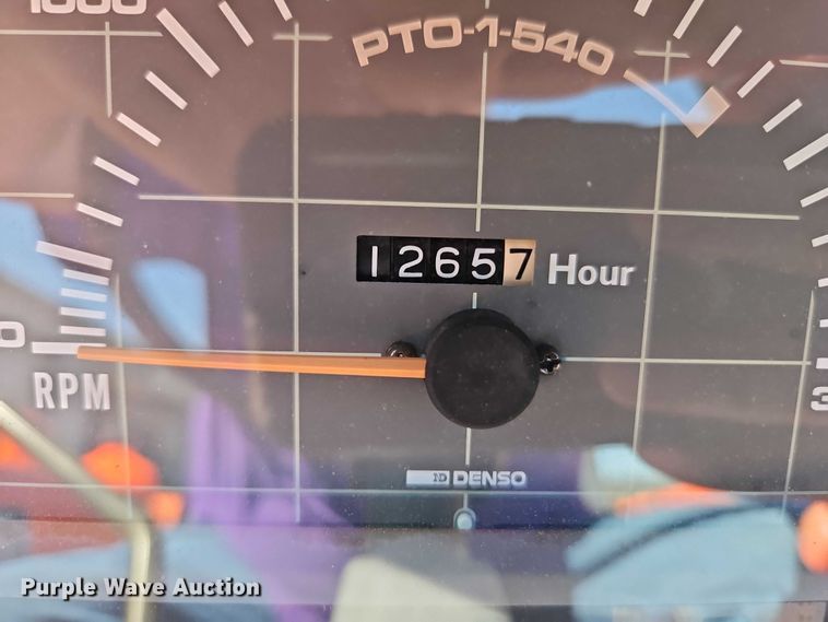 image for item EO7185 Kubota M5700 MFWD tractor