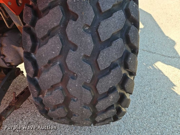 image for item EO7185 Kubota M5700 MFWD tractor