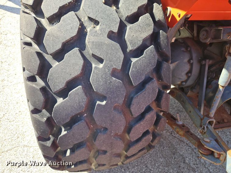 image for item EO7185 Kubota M5700 MFWD tractor