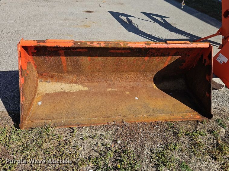 image for item EO7185 Kubota M5700 MFWD tractor